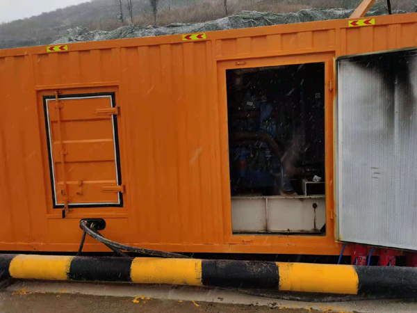 志丹发电机出租 柴油发电机组电压低报警怎么办？