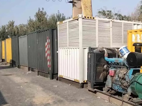 志丹200KW柴油发电机机组每小时油耗是多少？